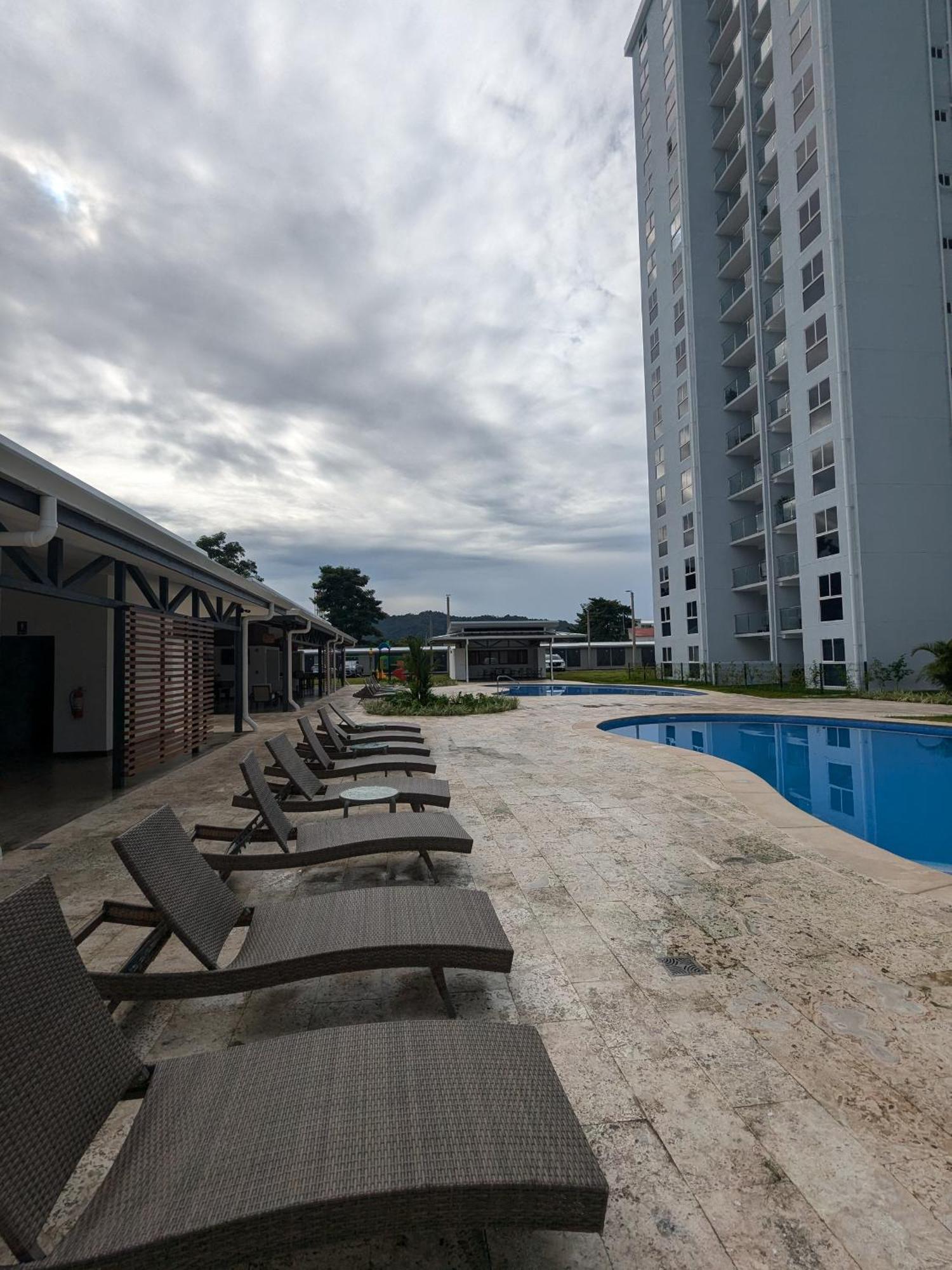 דירות Jaco Beach, Viva Jaco, Ac, Hot Water, 3 Pools, Bbq, Rancho, Office, Gym מראה חיצוני תמונה